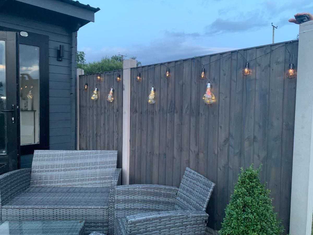 Dolafon Farm Luxury Glamping Cabin With Hot Tub St Asaph Exterior foto